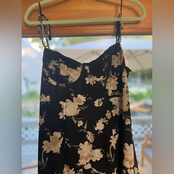 Petal & Pup Black Floral Midi Dress with Tie Straps and Slit - Size 12 - Picture 6 of 8